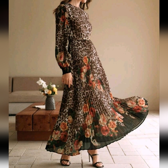 Elegant Modern Women's Floral & Leopard Print Pleated Lantern Sleeve Dress - Picture 3 of 5